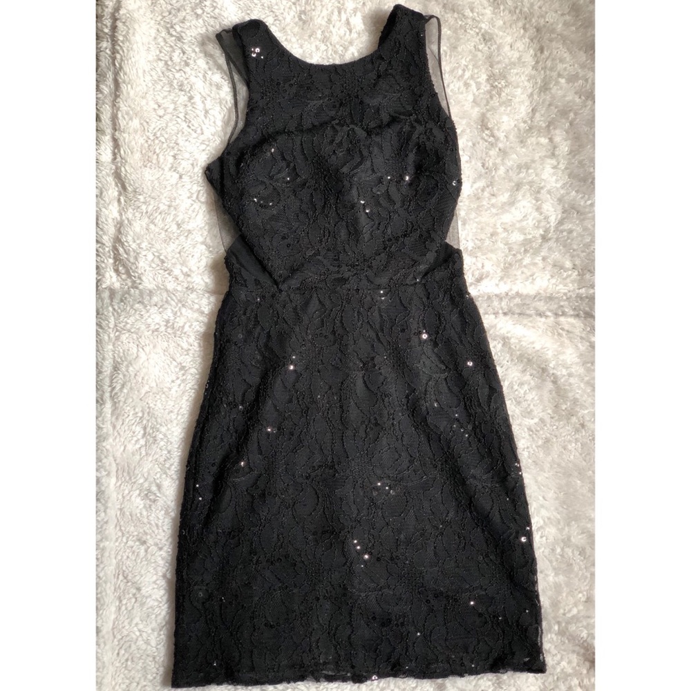 BLACK LACE & SEQUINS | LBD